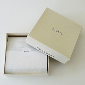 Klassinen eleganssi lahjapakkaus